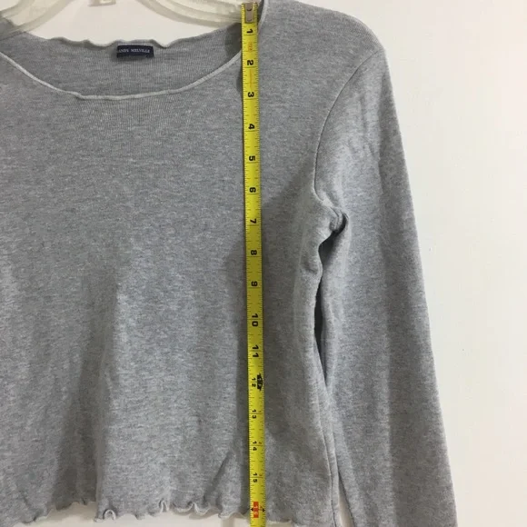Brandy Melville Wynn top in Gray - Picture 8 of 12